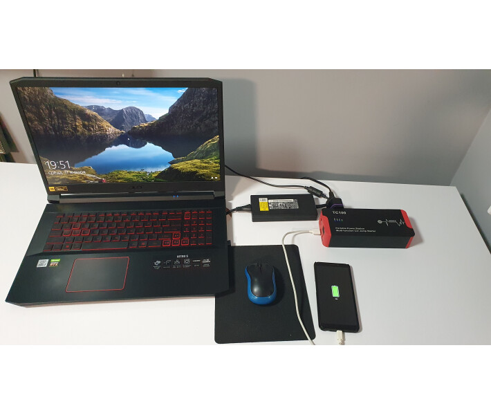 Фото - зарядну станцію TC100 Міні зарядна станція 100Вт\год (Jump Starter пусковий струм 1000А, 12В) AC 220В