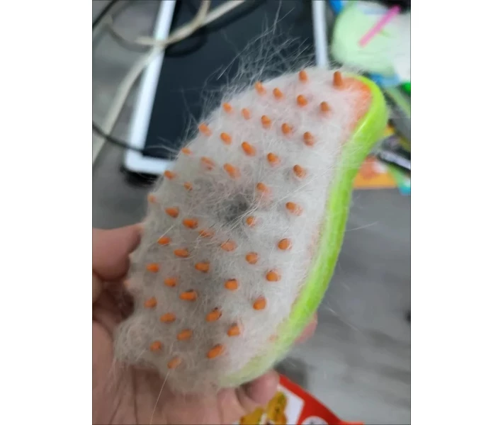 Фото - інструмент для грумінгу Парова щітка масажер спрей 3 в 1 PET SPRAY MASSAGE BRUSH для вичісування собак і котів з паровим розпилювачем - зелена (48856215)