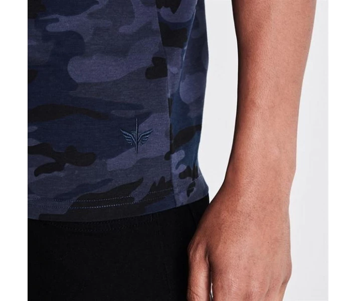 Фото - чоловічу футболку Футболка Firetrap Camo Navy Camo L