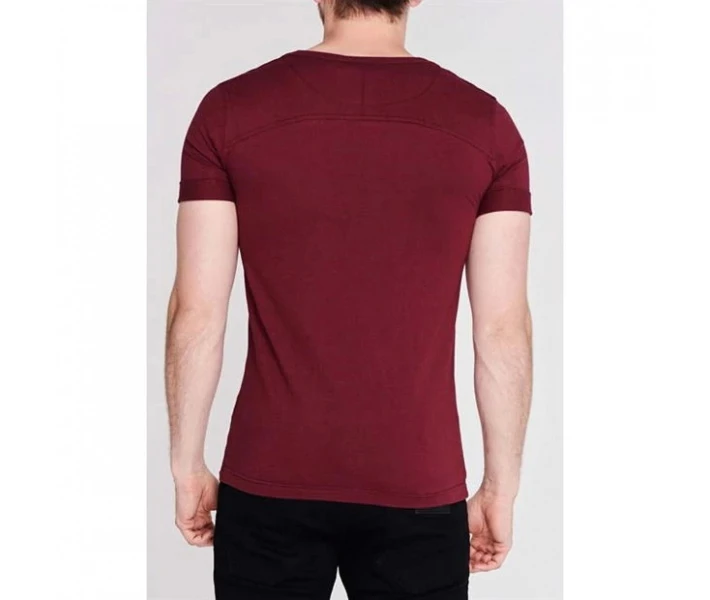 Фото - чоловічу футболку Футболка Firetrap Striding V Neck Burgundy M