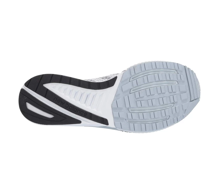 Фото - чоловічий кросівок Кросівки New Balance FuelCell Impulse White 40.5