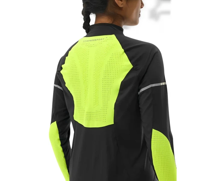 Фото - куртку женскую Жіноча куртка Compressport Hurricane Windproof Jacket Flash M Black/Fluo Yellow M (AJVW3089016M)