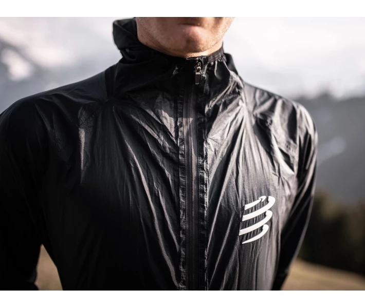 Фото - куртку мужскую Куртка чоловіча з капюшоном Compressport Hurricane Waterproof 25/75 М Чорна
