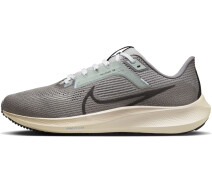 Придбати - чоловічий кросівок  Кросівки бігові Nike AIR ZOOM PEGASUS 40 PRM сірі FN7498-012 Розмір EU-46 (FN7498-012_EU-46)