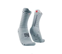 Придбати - жіночу шкарпетку  Безшовні бігові шкарпетки Compressport Pro Racing Socks V4.0 Ultralight Run High, White/Alloy, T1 (35-38)