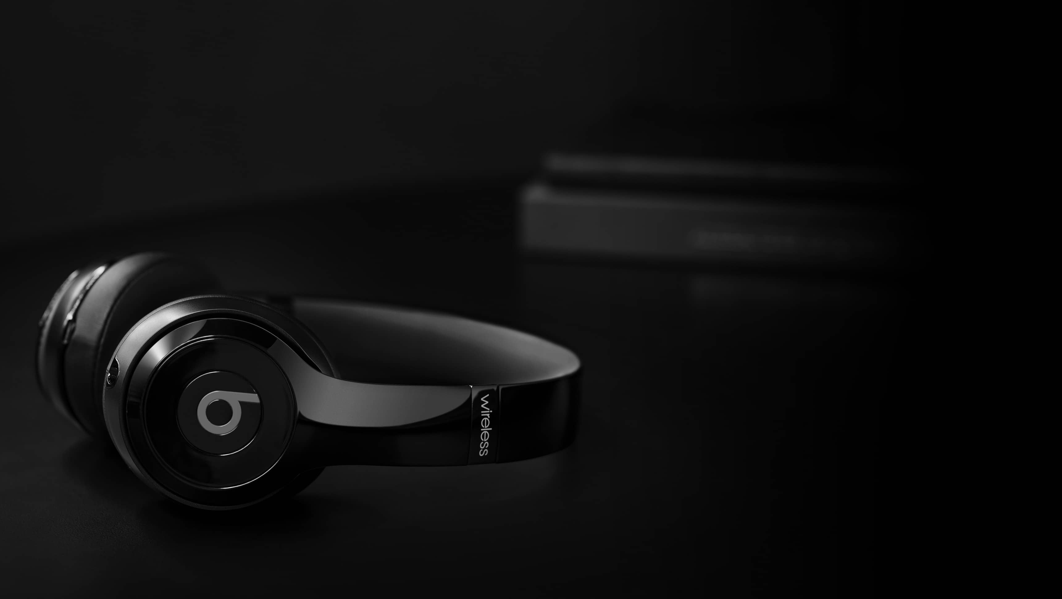 Black solo. Beats solo3 Wireless Gloss Black. Реклама Beats. Beats наушники реклама баннер. Наушники черные фото 2019.