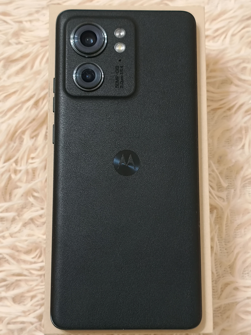 Відгуки і питання Moto Edge 40 8/256GB Eclipse Black (PAY40042RS