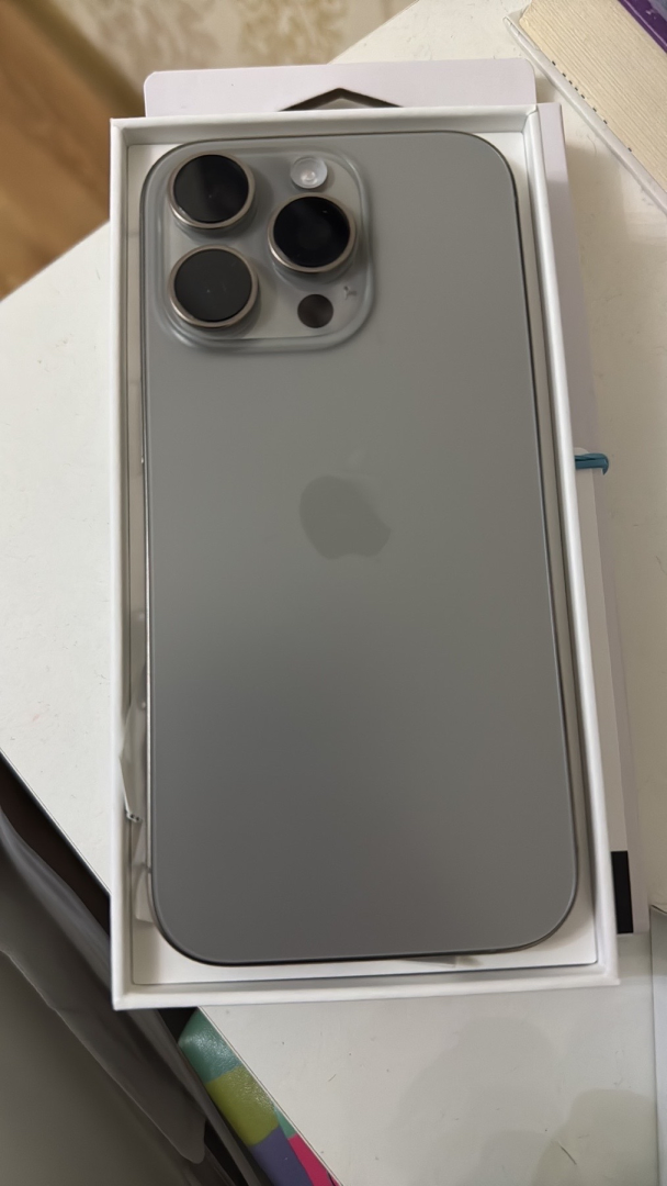 Вітринний зразок Apple iPhone 16 Pro 256GB Natural Titanium (MYNL3