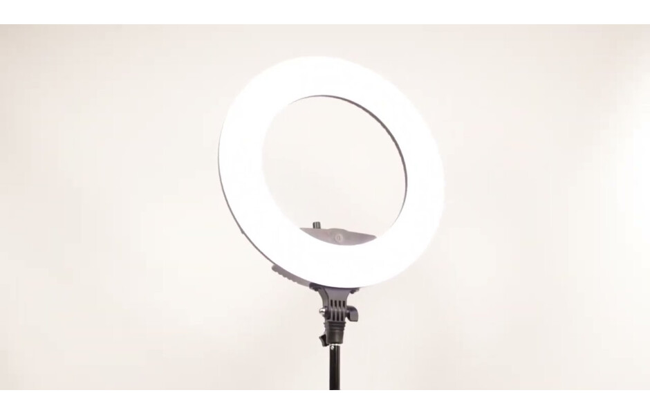 Відеоогляд Кільцева LED лампа LUMERTY Premium (45см – 96Вт) на штативі з сумкою, для блогера/селфі/фотографа/візажиста/beauty-майстрів